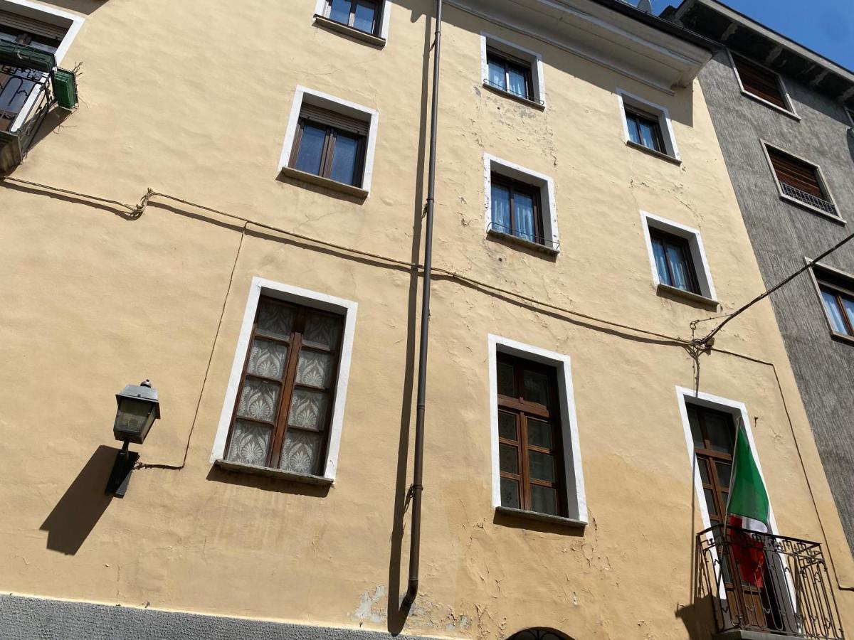 Apartments Il Delfino Aosta Exteriör bild