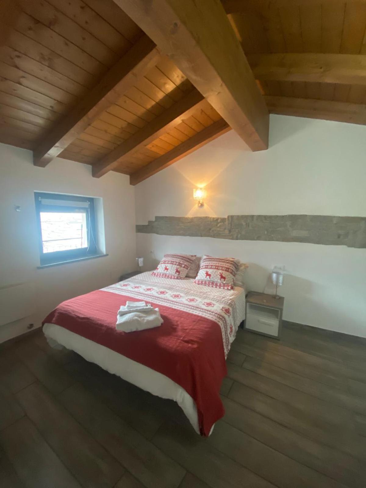 Apartments Il Delfino Aosta Exteriör bild