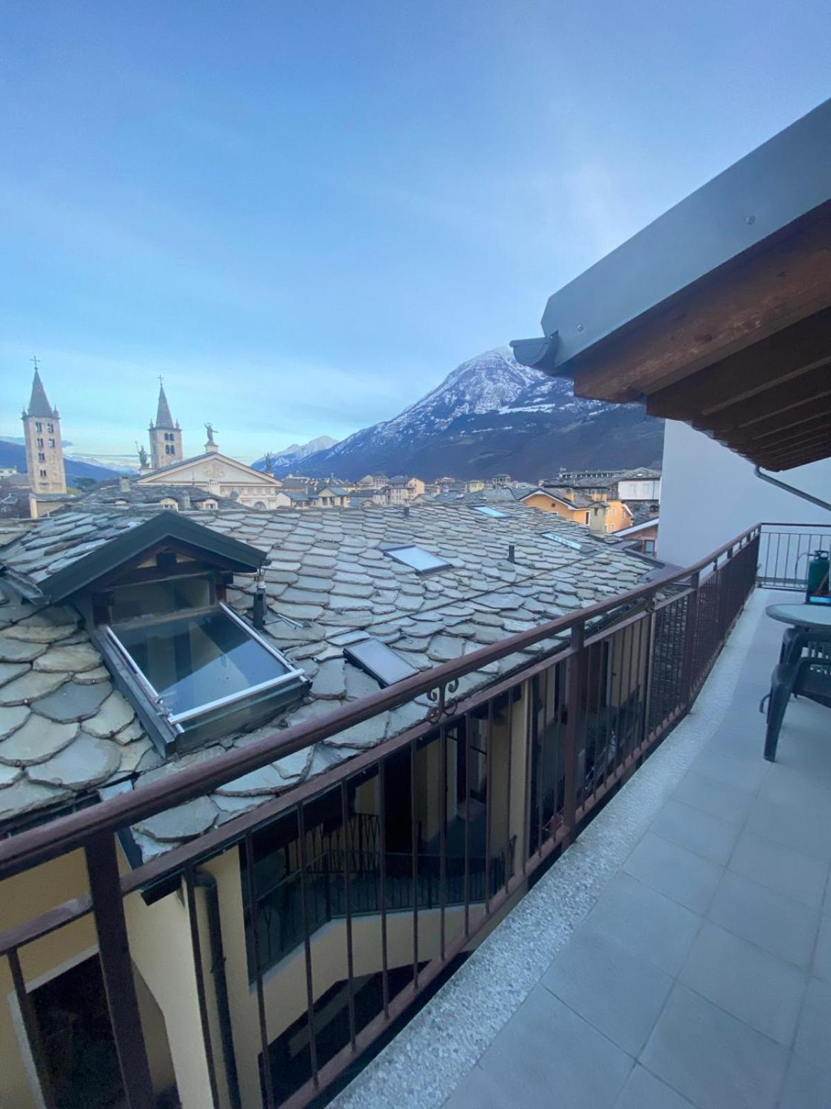 Apartments Il Delfino Aosta Exteriör bild